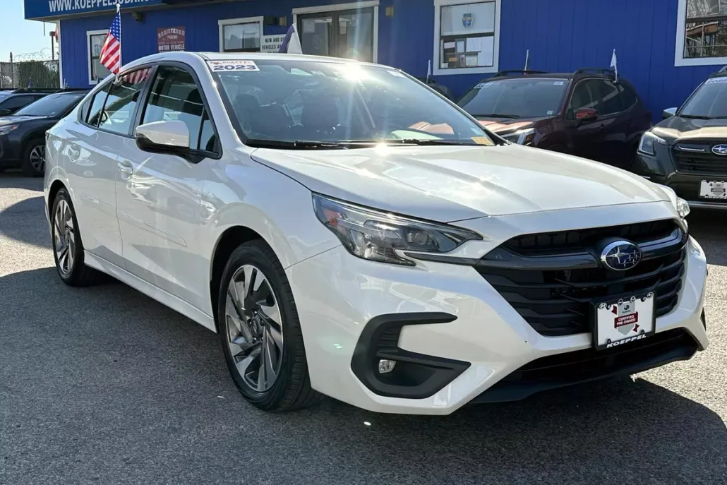 2023 Subaru Legacy Limited photo 1