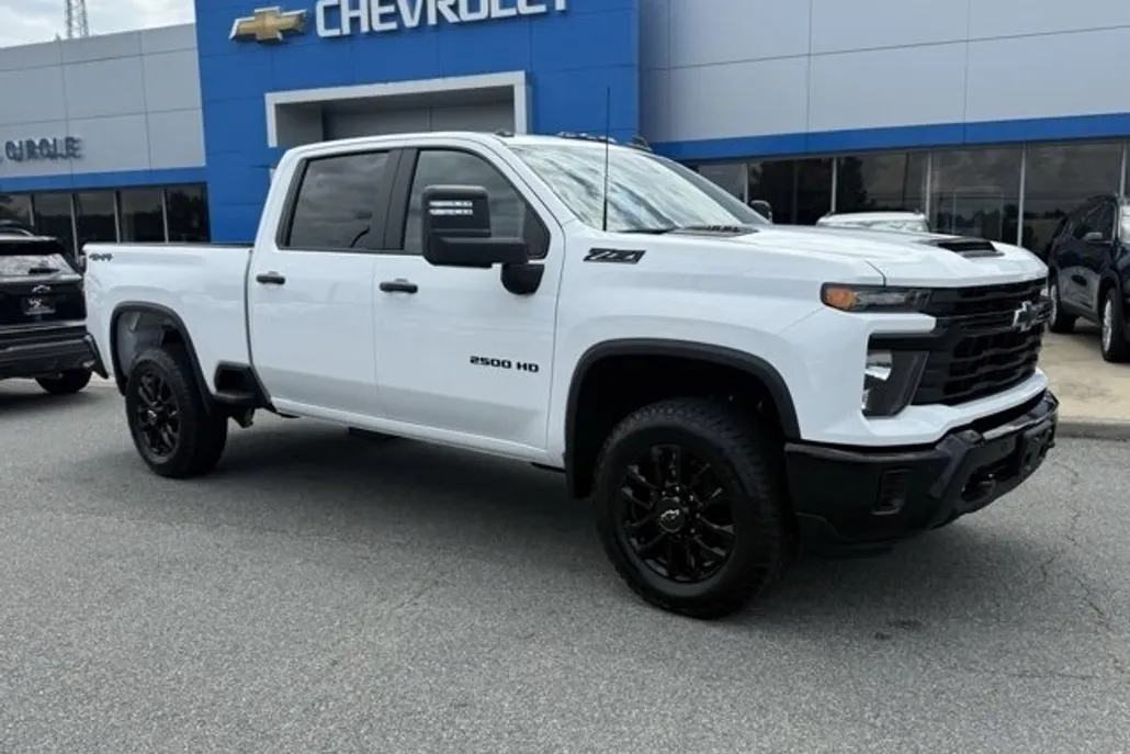 2025 Chevrolet Silverado 2500HD Custom photo 1