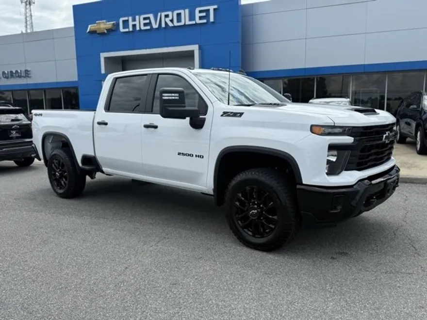2025 Chevrolet Silverado 2500HD Custom photo 1