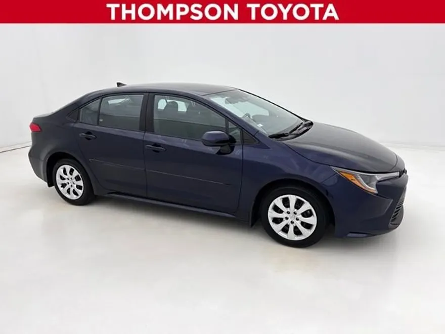 2024 Toyota Corolla LE photo 1