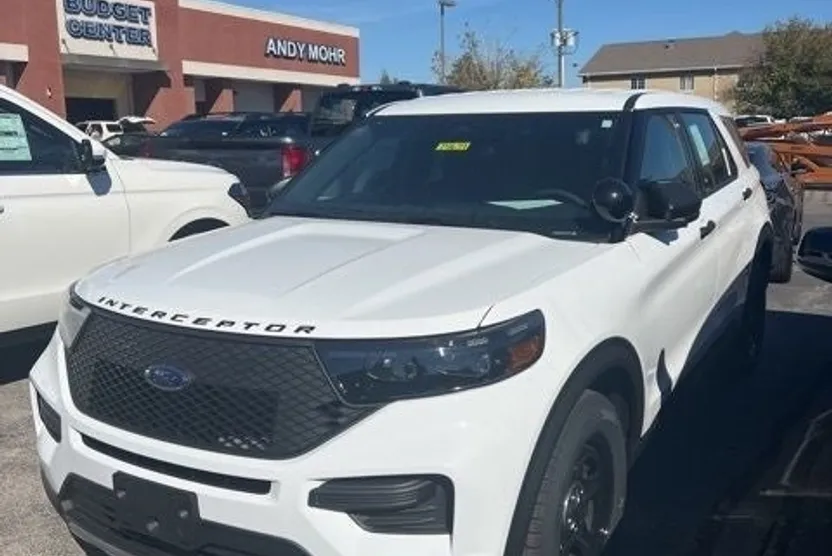 2025 Ford Explorer photo 1