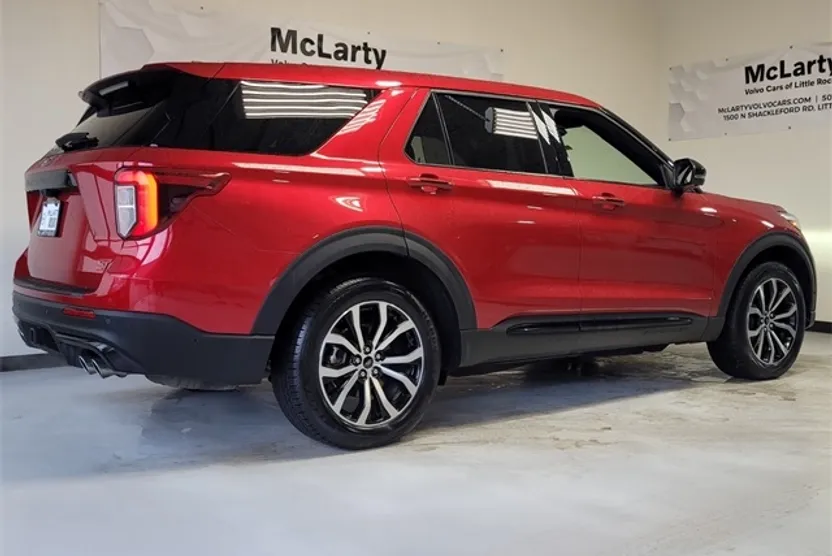 2021 Ford Explorer ST photo 1