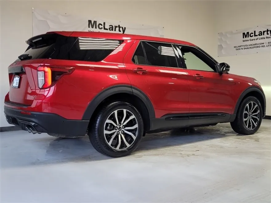 2021 Ford Explorer ST photo 1