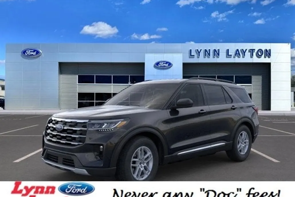 2025 Ford Explorer photo 1