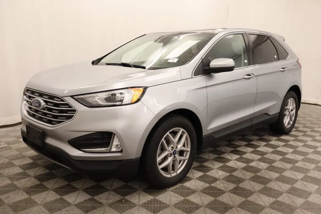 2021 Ford Edge SEL photo 1