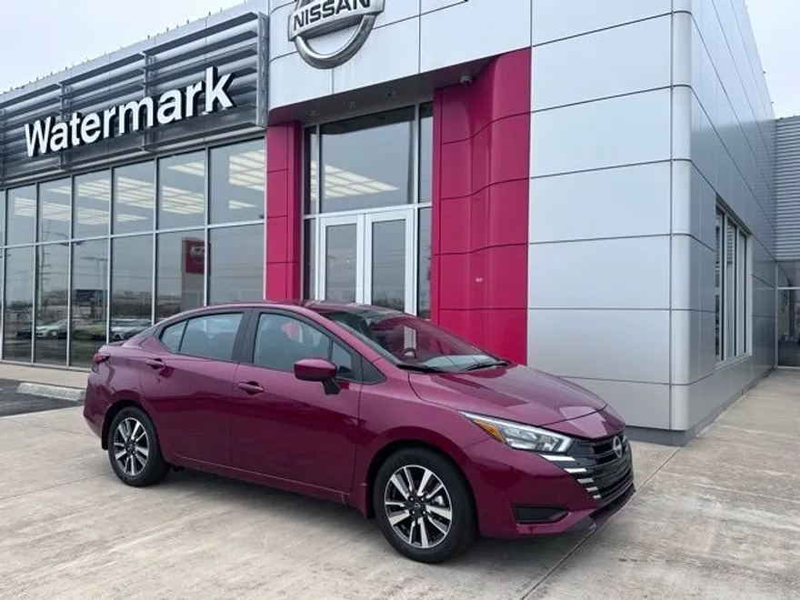 2025 Nissan Versa 1.6 SV photo 1