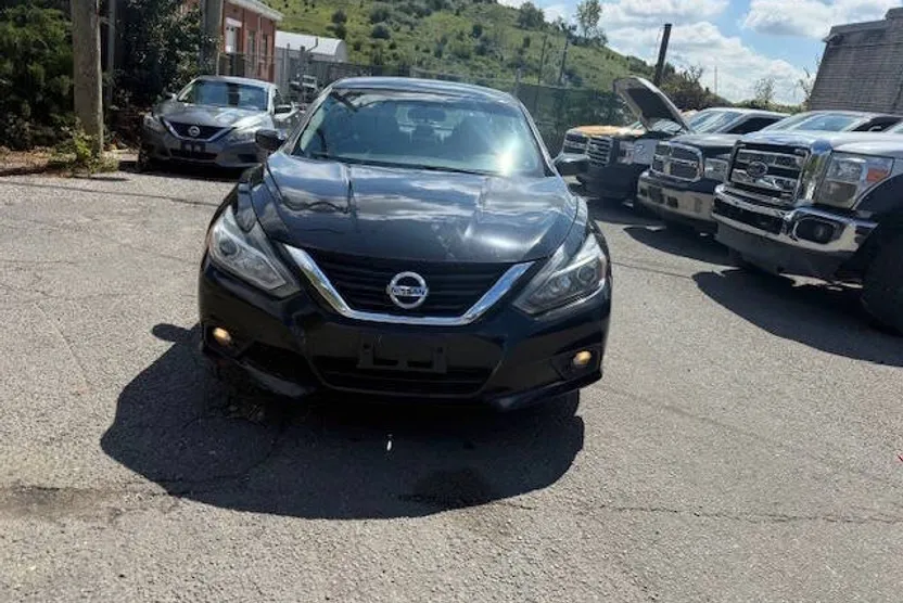 2018 Nissan Altima 2.5 SR photo 1