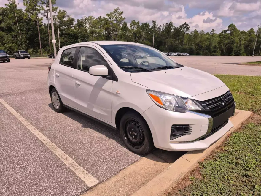 2024 Mitsubishi Mirage ES photo 1