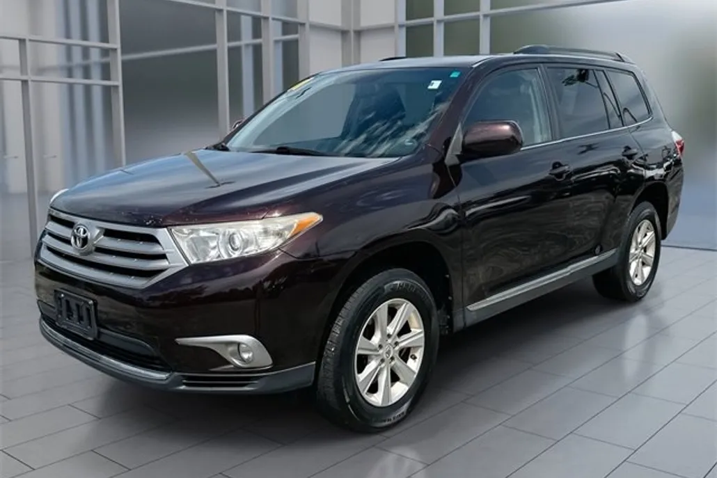 2011 Toyota Highlander Base photo 1