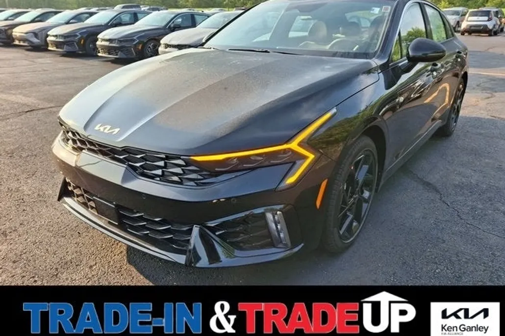 2026 Kia K5 GT-Line photo 1