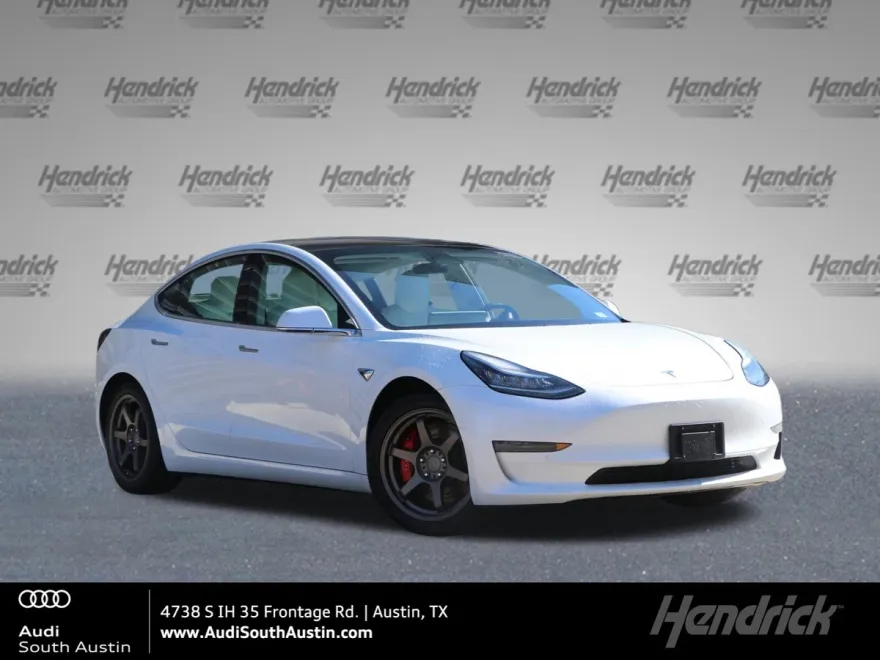 2019 Tesla Model 3 Long Range photo 1