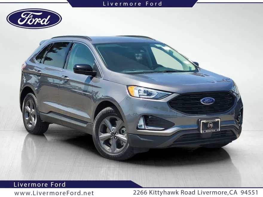 2022 Ford Edge SEL photo 1