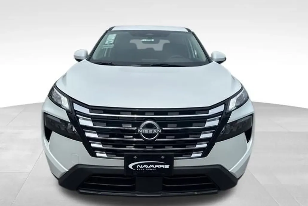 2026 Nissan Rogue SV photo 1