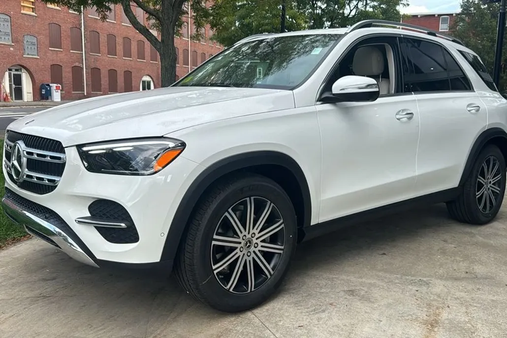 2025 Mercedes Benz GLE 350 4MATIC photo 1