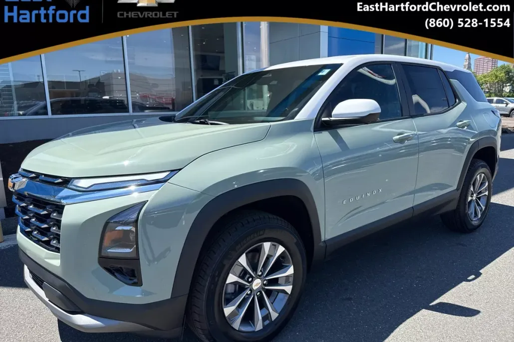 2026 Chevrolet Equinox LT photo 1