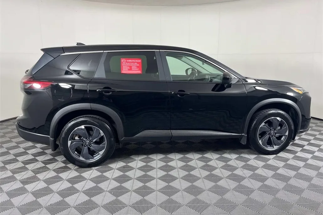 2024 Nissan Rogue SV photo 1