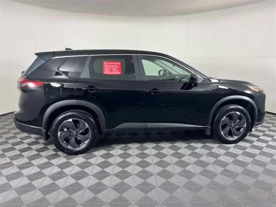 2024 Nissan Rogue SV photo 1