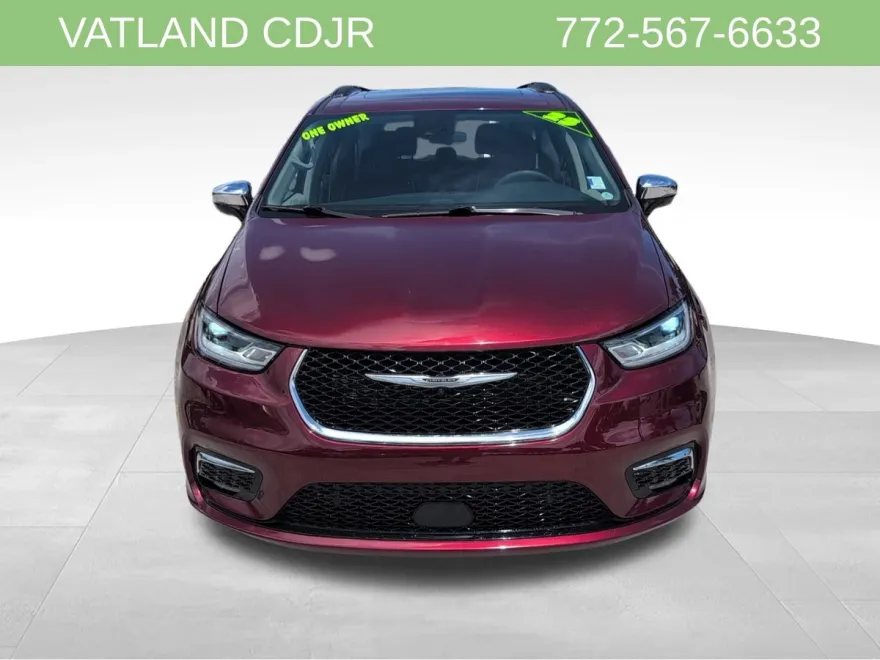 2023 Chrysler Pacifica Limited photo 1