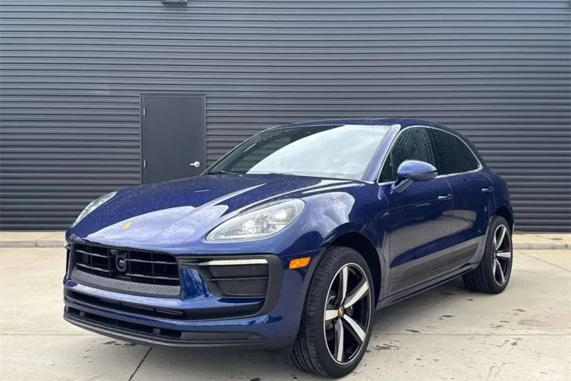 2025 Porsche Macan Base photo 1