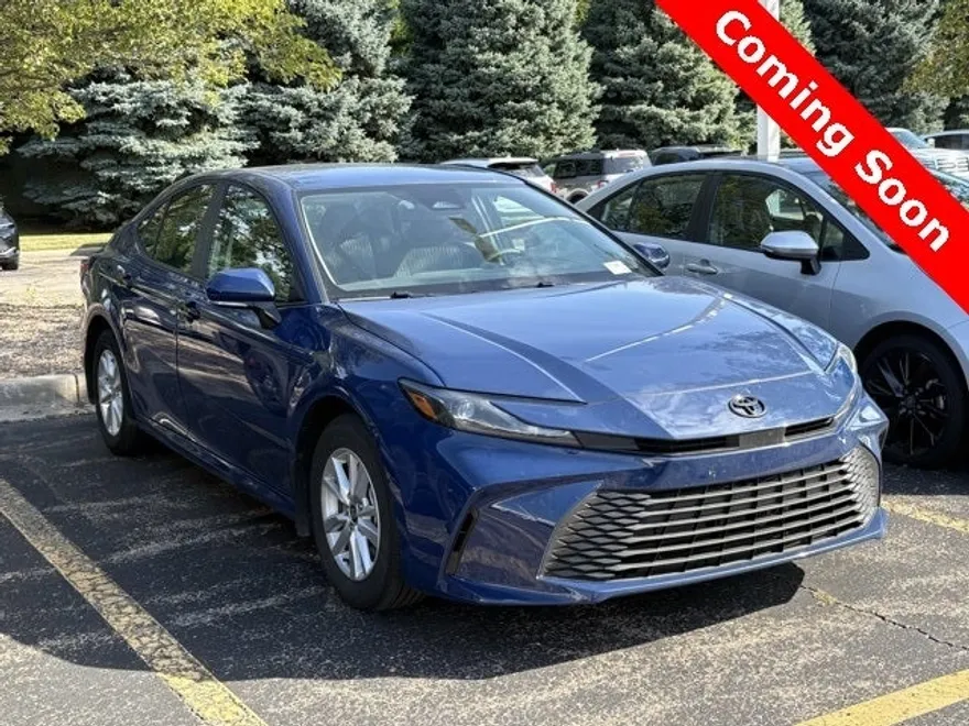 2025 Toyota Camry LE photo 1