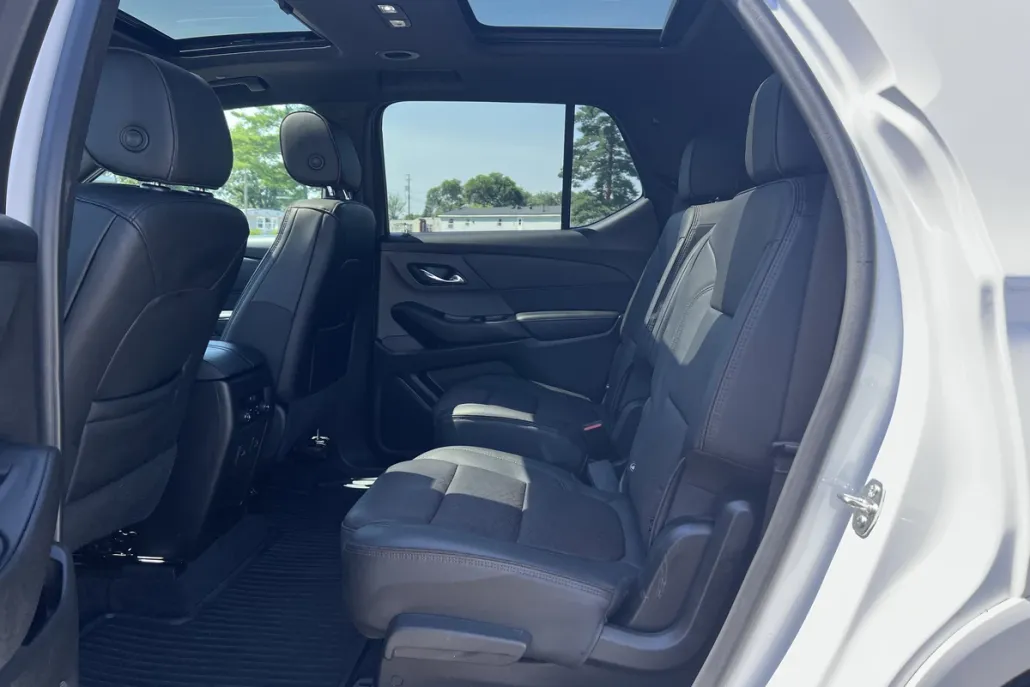 2022 Chevrolet Traverse High Country photo 1