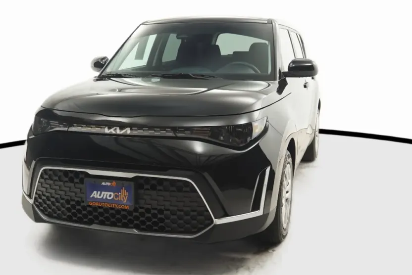 2025 Kia Soul LX photo 1