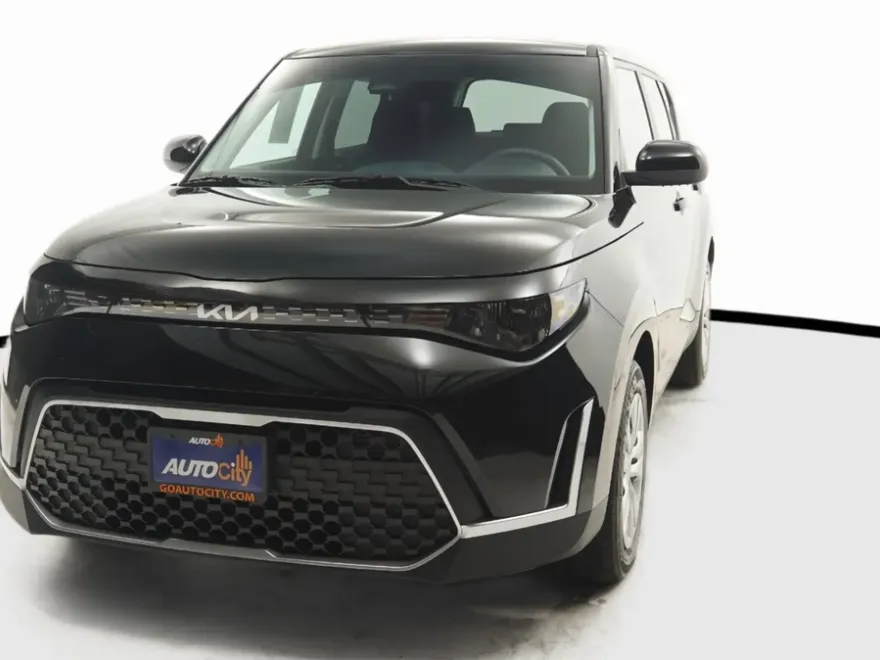 2025 Kia Soul LX photo 1
