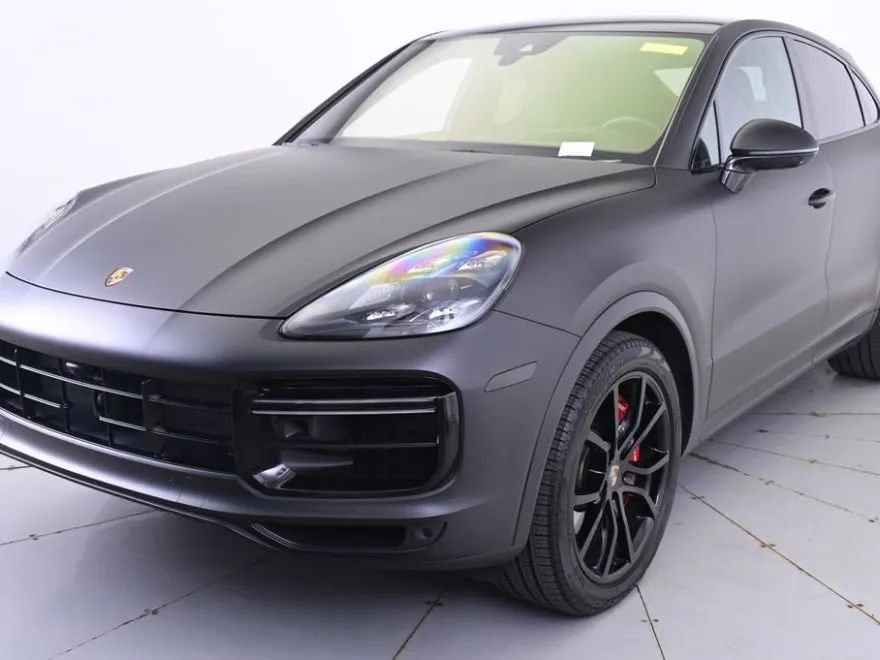 2023 Porsche Cayenne Coupe Turbo photo 1