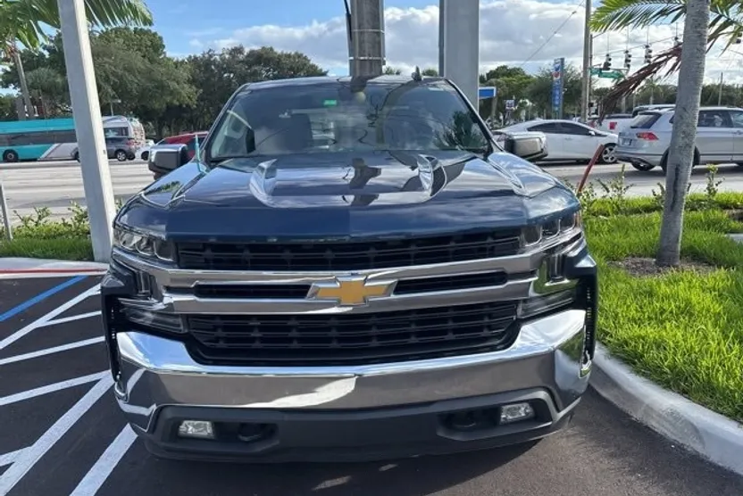 2022 Chevrolet Silverado 1500 LT photo 1
