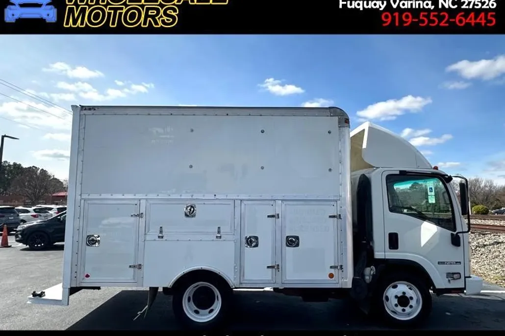 2015 Isuzu NPR photo 1