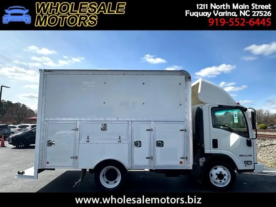 2015 Isuzu NPR photo 1