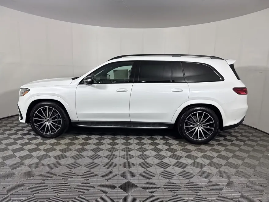 2026 Mercedes Benz GLS 580 4MATIC photo 1
