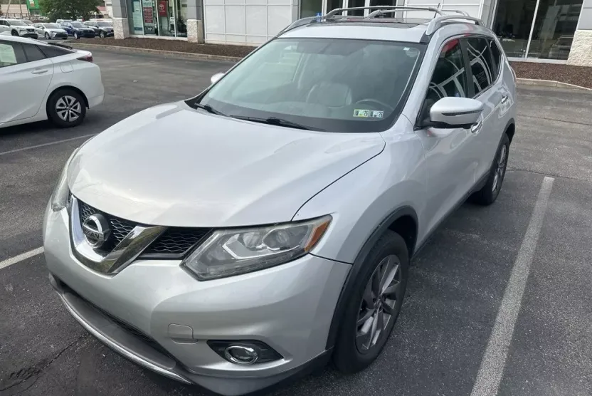 2016 Nissan Rogue SL photo 1