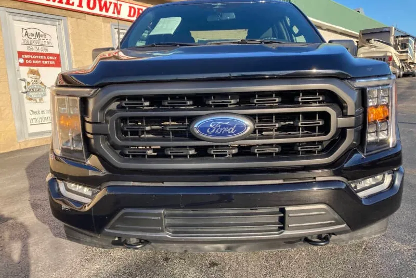 2023 Ford F-150 XLT photo 1