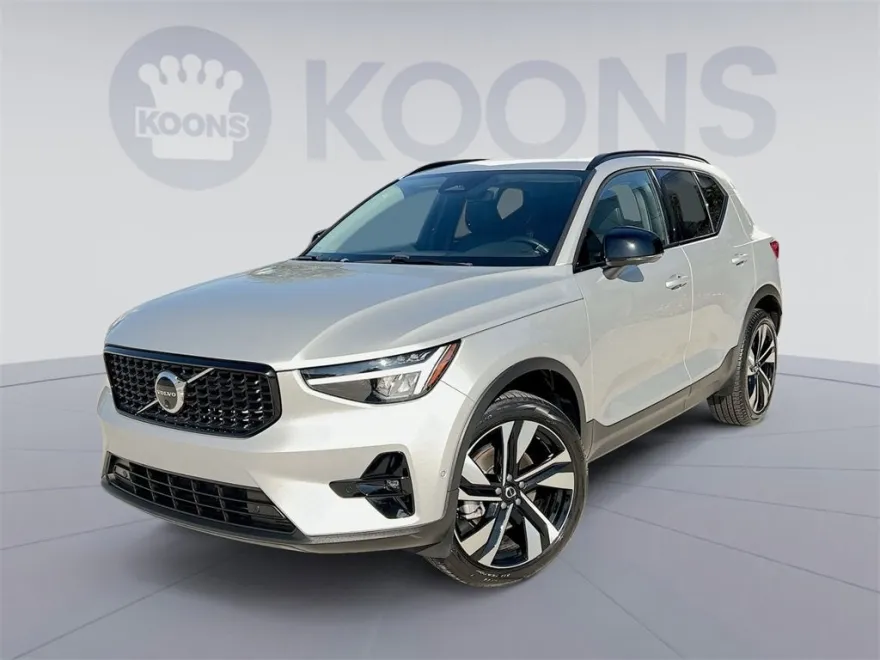 2025 Volvo XC40 Plus photo 1