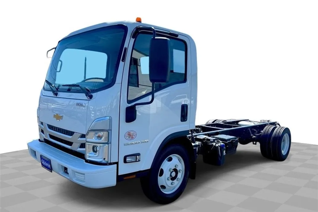 2024 Chevrolet Silverado photo 1