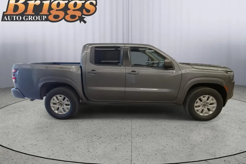 2024 Nissan Frontier SV photo 1