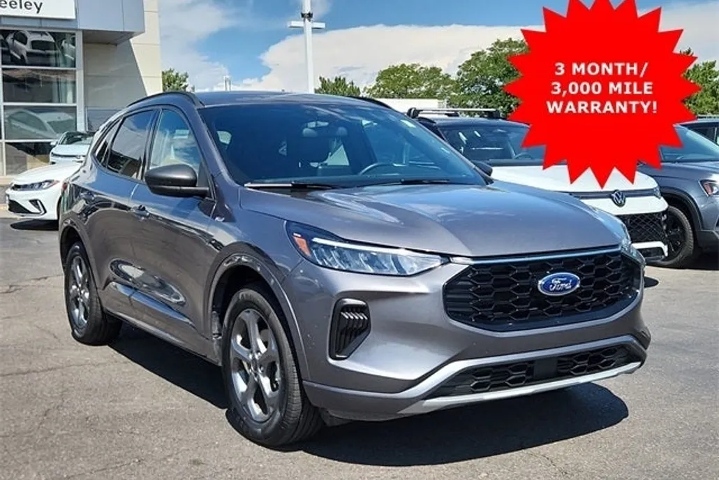 2023 Ford Escape ST-Line photo 1