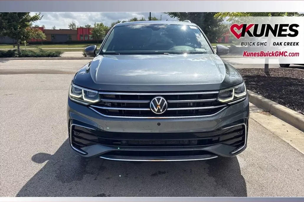 2022 Volkswagen Tiguan SEL Premium R-Line photo 1
