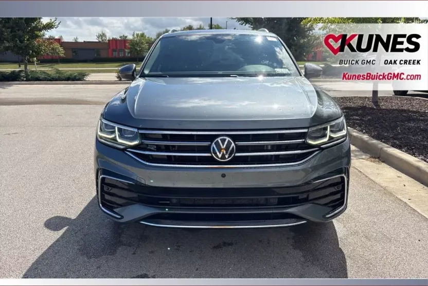 2022 Volkswagen Tiguan SEL Premium R-Line photo 1
