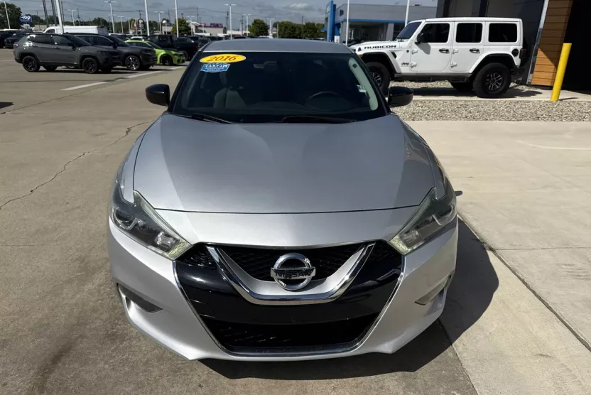 2016 Nissan Maxima S photo 1