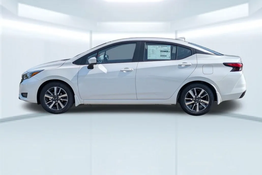 2025 Nissan Versa SV photo 1
