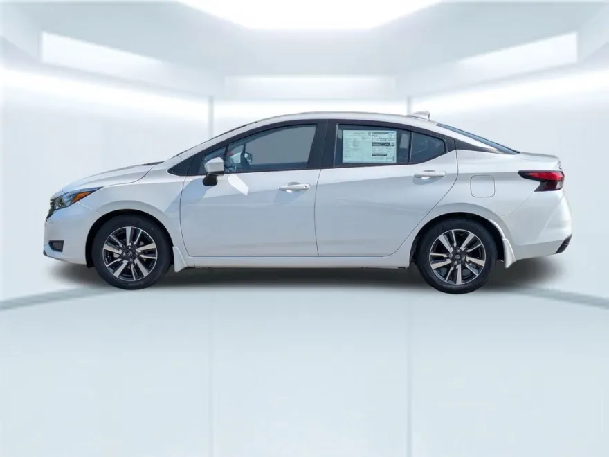 2025 Nissan Versa SV photo 1