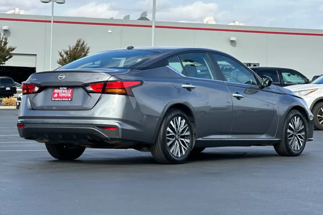 2024 Nissan Altima 2.5 SV photo 1
