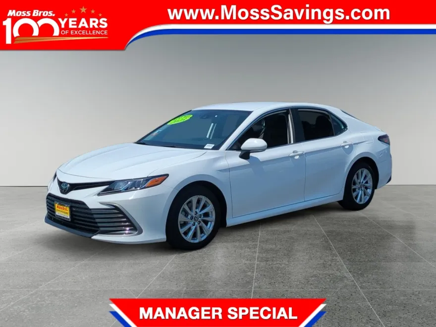 2023 Toyota Camry LE photo 1