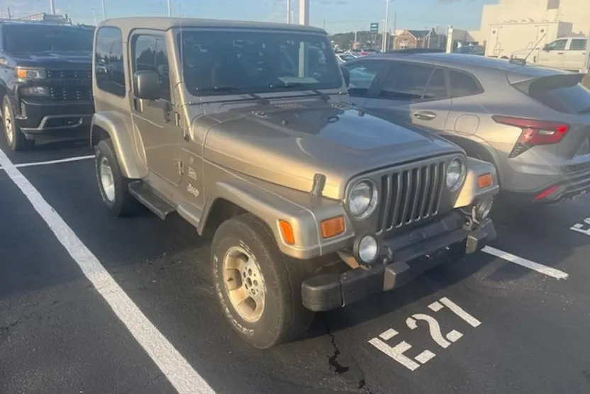2003 Jeep Wrangler Sahara photo 1