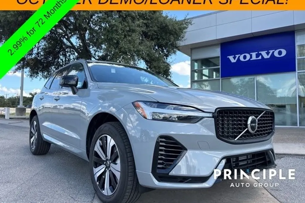 2025 Volvo XC60 Hybrid T8 Core photo 1