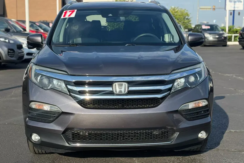 2017 Honda Pilot Touring photo 1