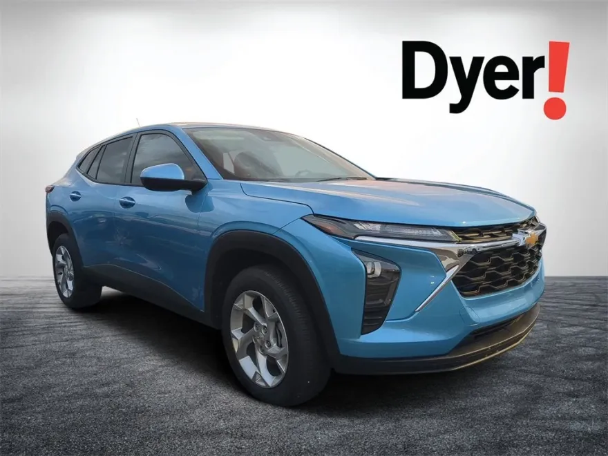 2025 Chevrolet Trax LS photo 1