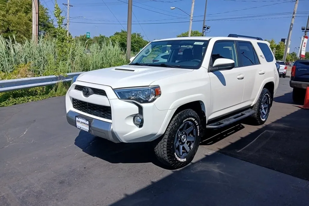 2019 Toyota 4Runner TRD Off-Road photo 1